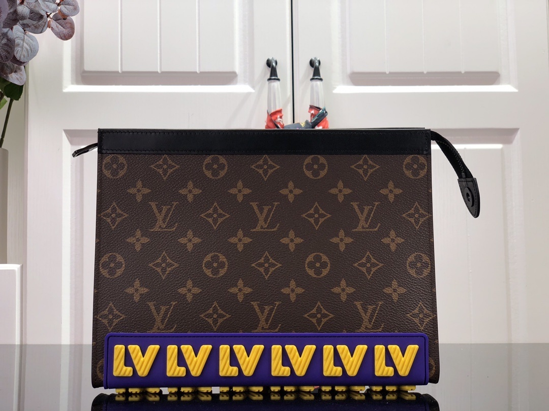 LV POCHETTE VOYAGE M80792 