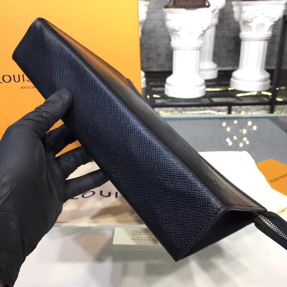 LV POCHETTE VOYAGE MM M30675