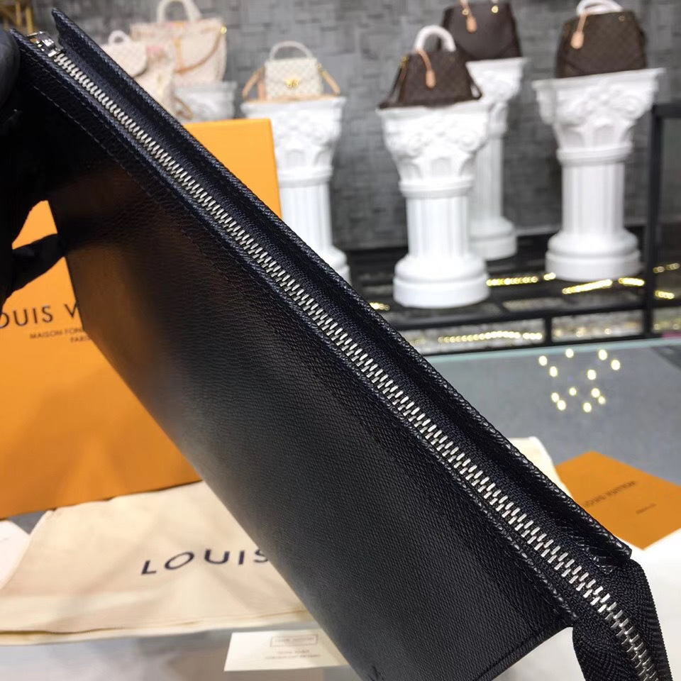 LV POCHETTE VOYAGE MM M30675