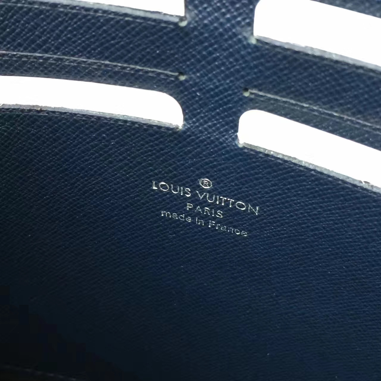 LV POCHETTE VOYAGE MM M30675