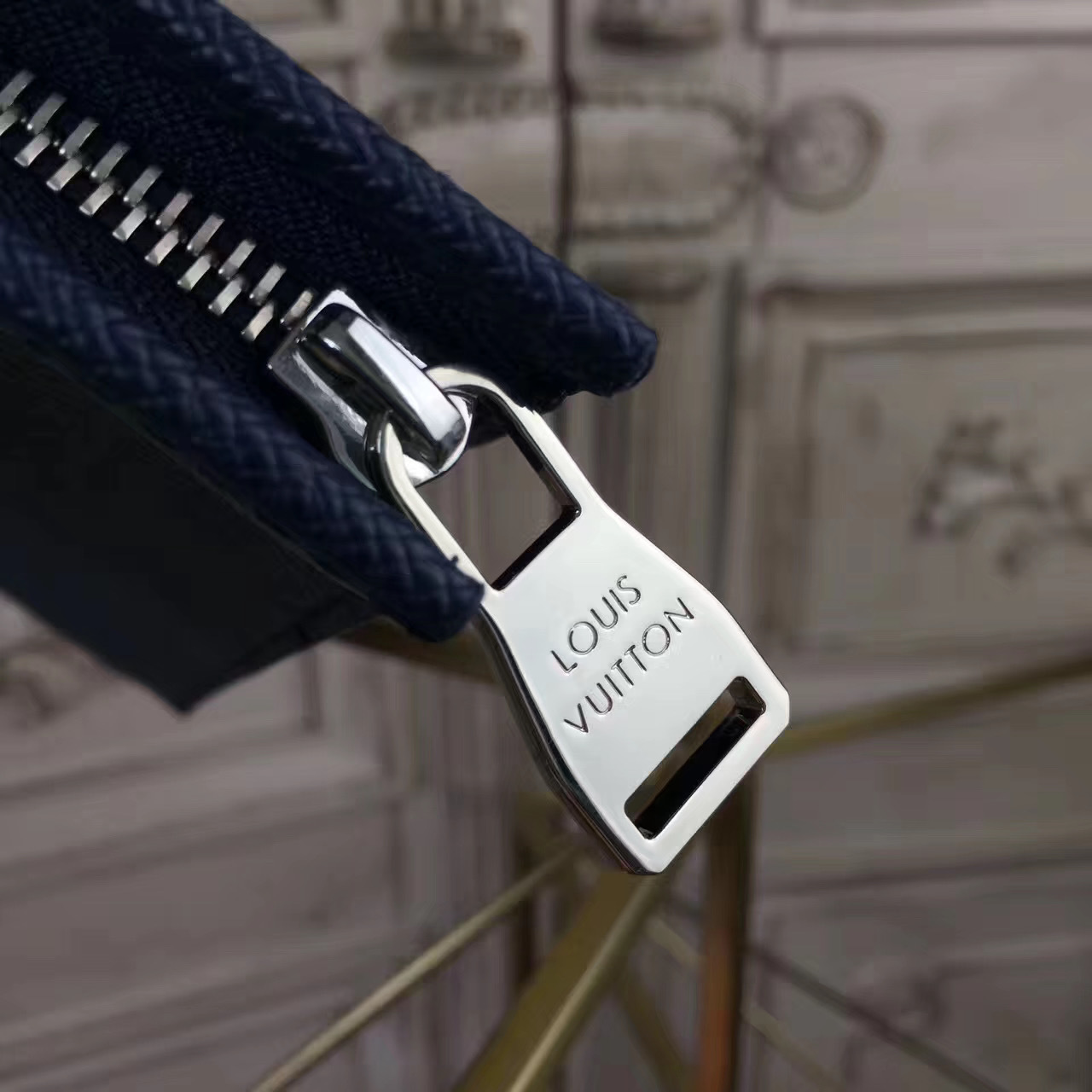 LV POCHETTE VOYAGE MM M30675