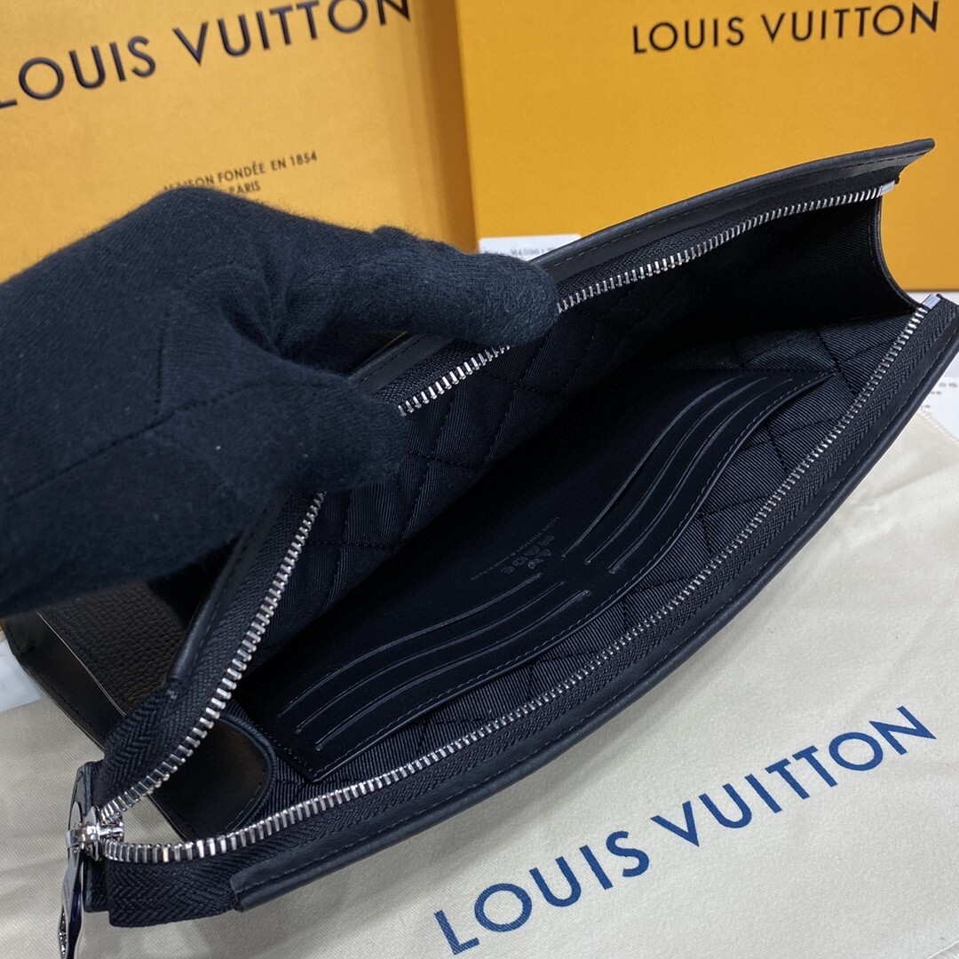 LV POCHETTE VOYAGE MM M45961