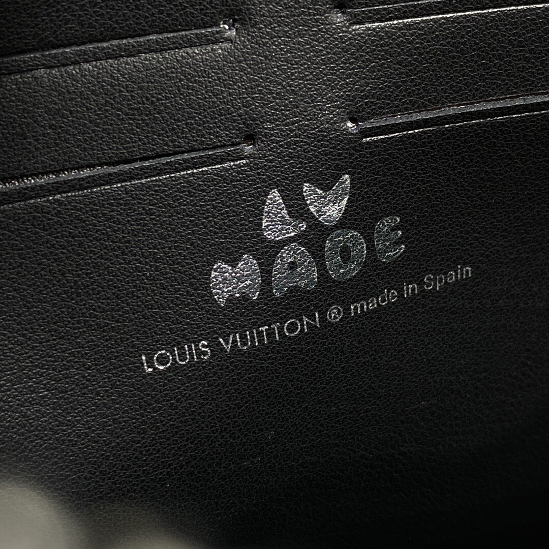 LV POCHETTE VOYAGE MM M45961