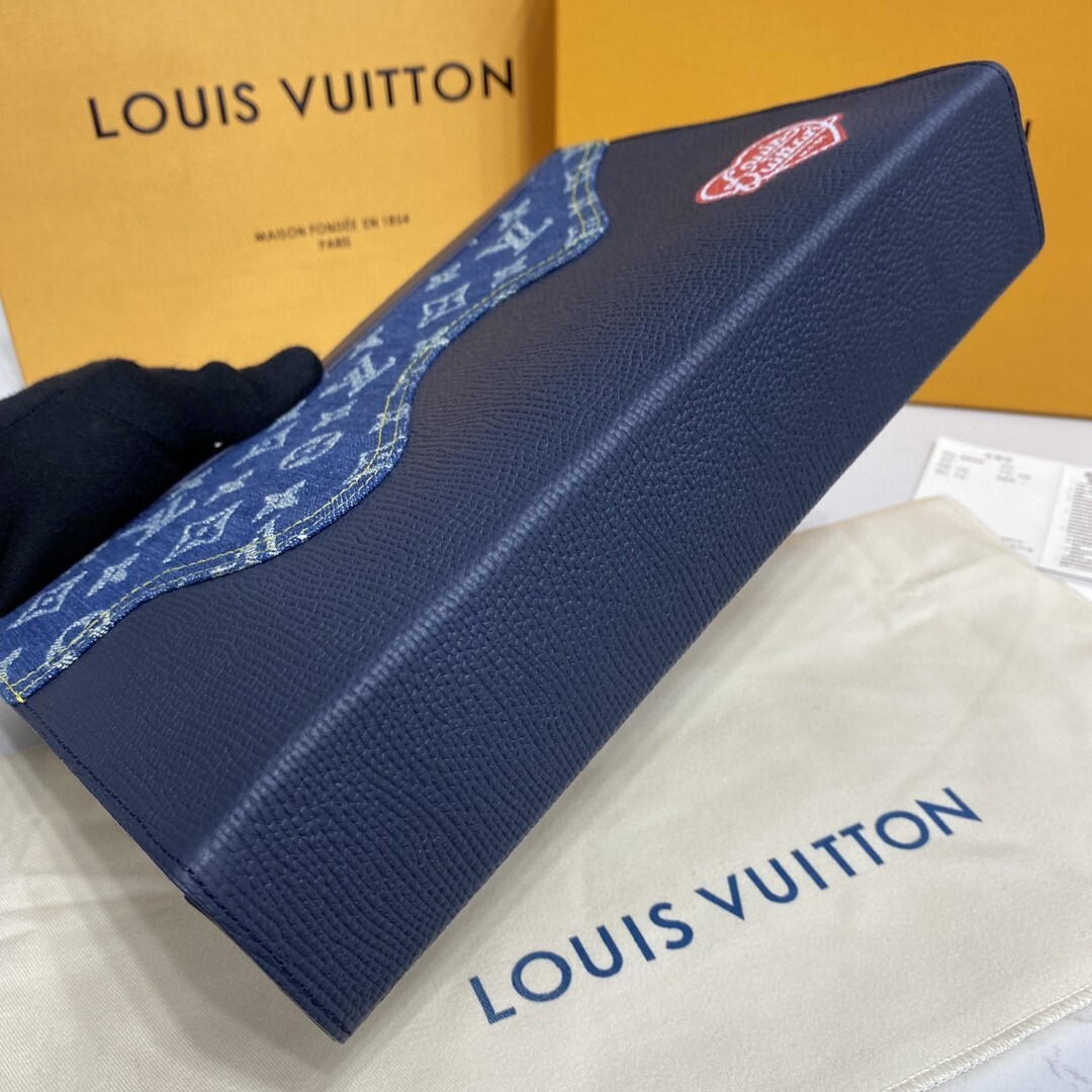 LV POCHETTE VOYAGE MM M45961