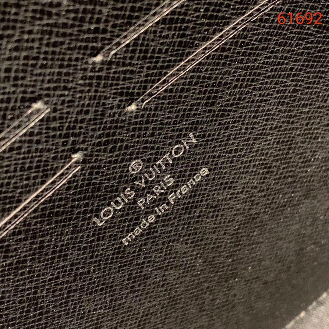 LV POCHETTE VOYAGE MM M61692