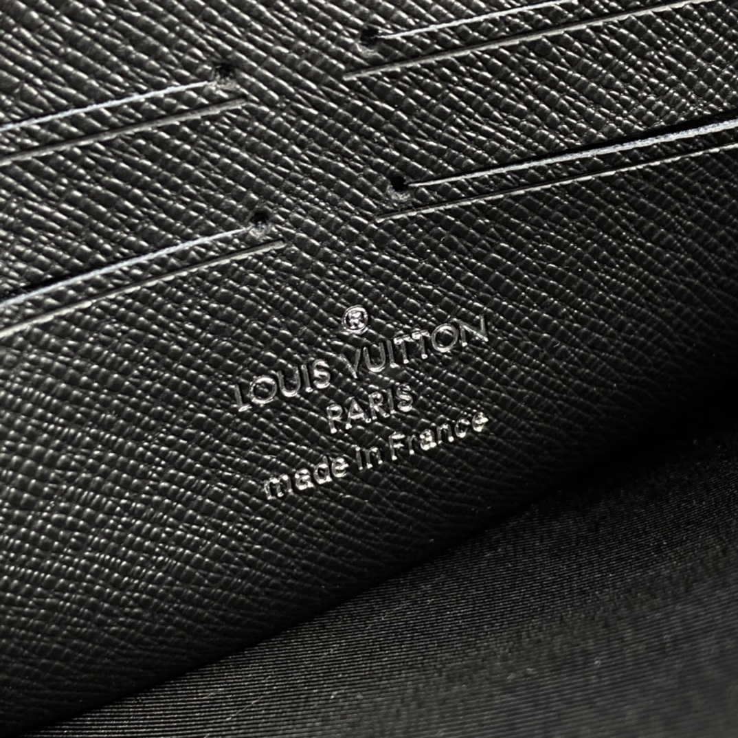 LV POCHETTE VOYAGE MM M61692DX