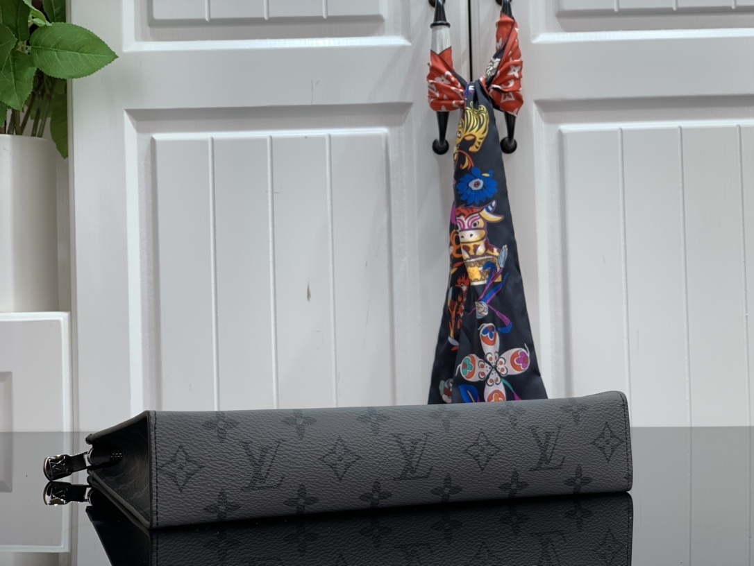 LV POCHETTE VOYAGE MM M69535