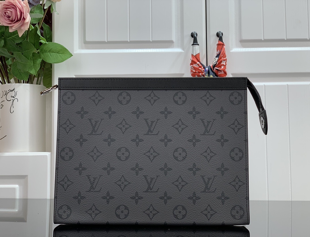 LV POCHETTE VOYAGE MM M69535