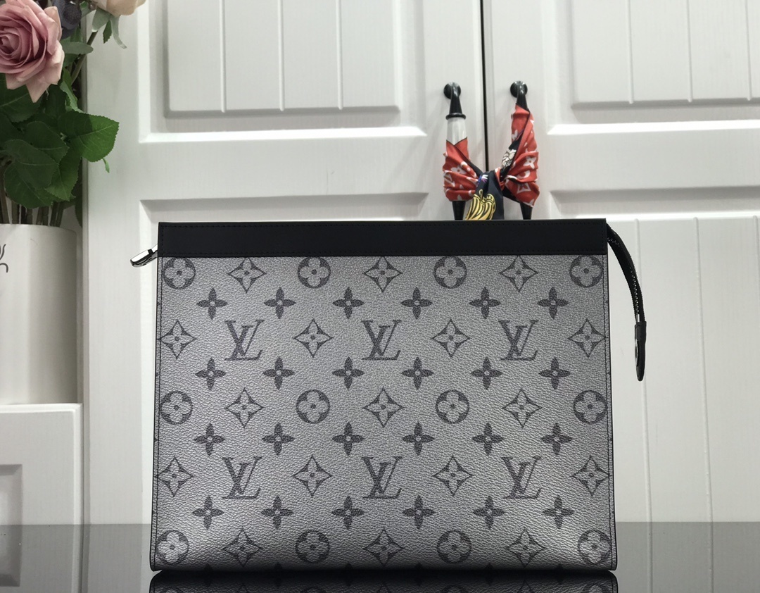 LV POCHETTE VOYAGE MM M69535