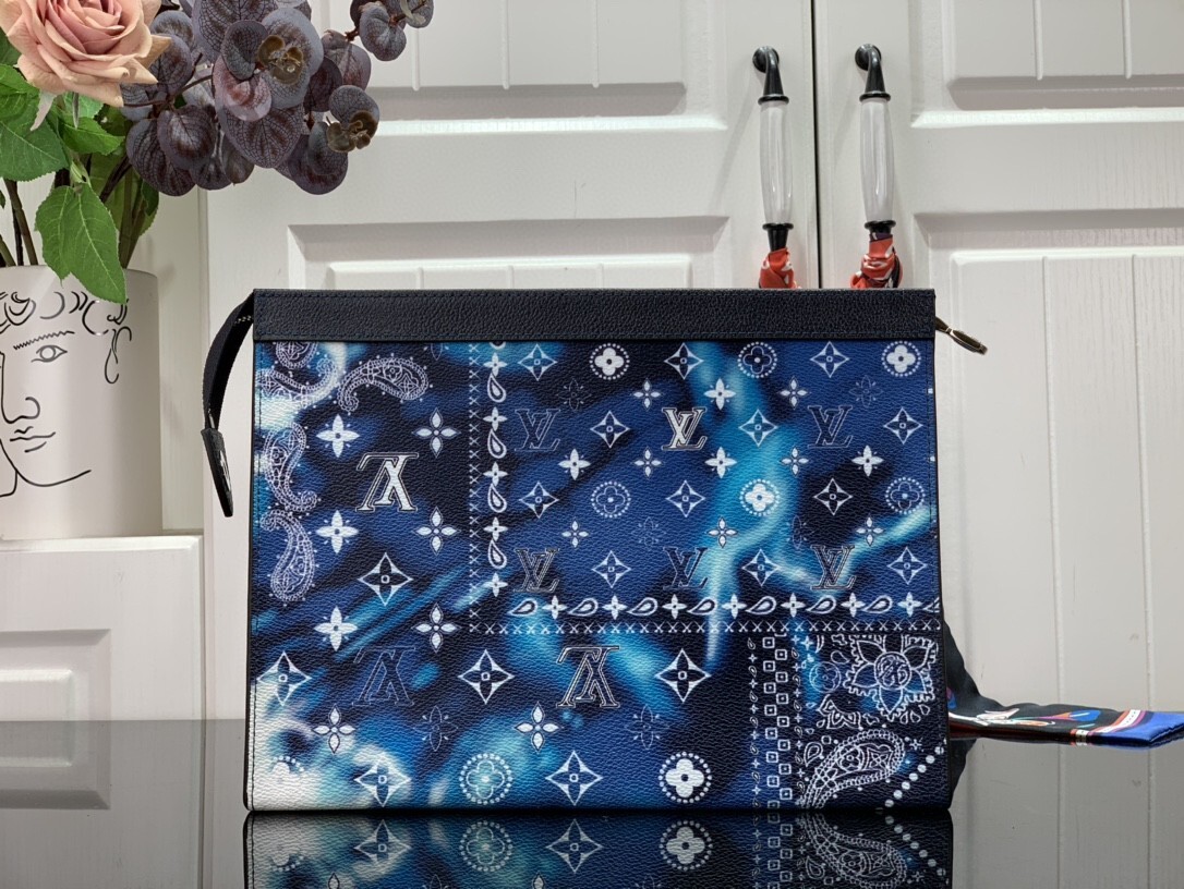 LV POCHETTE VOYAGE MM M81442