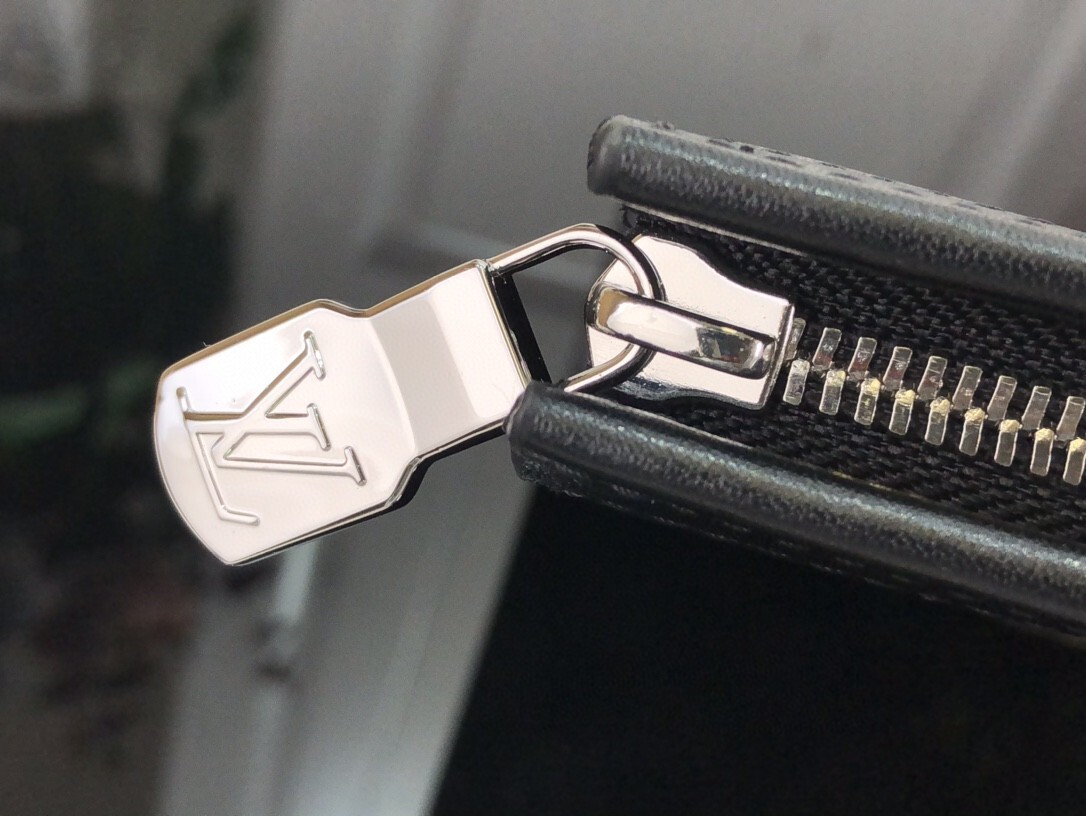 LV POCHETTE VOYAGE MM N64605