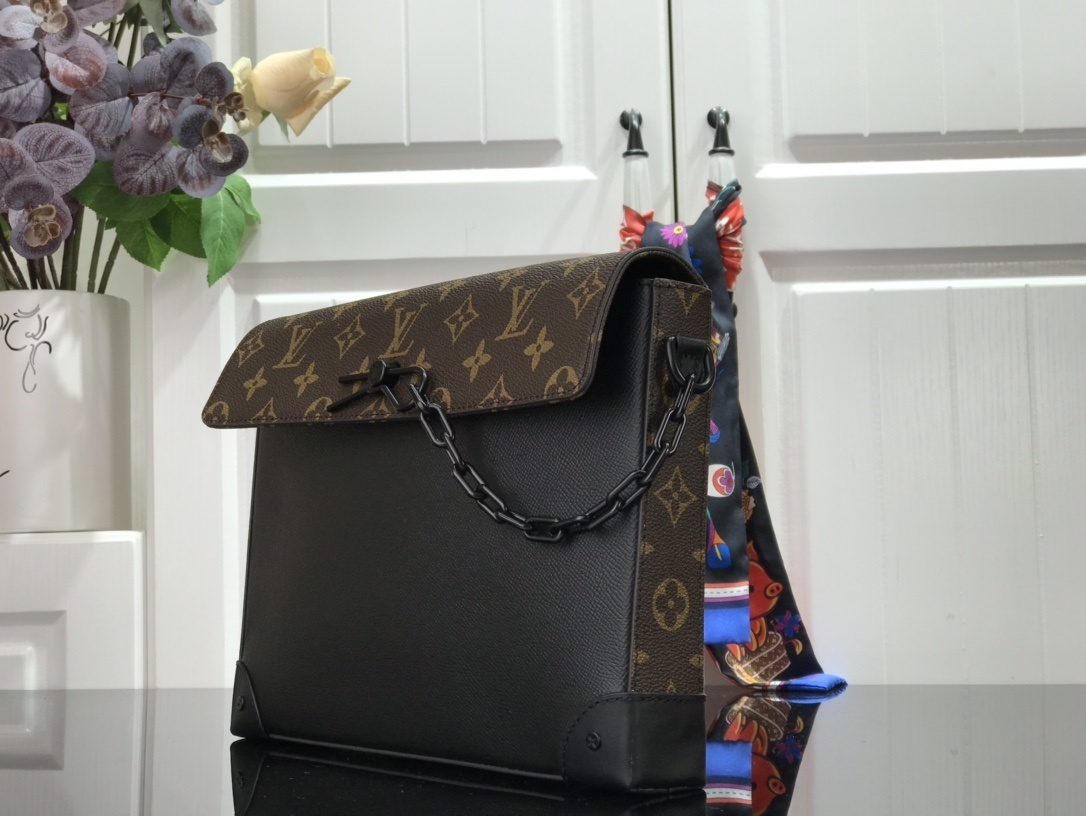 LV POCHETTE VOYAGE STEAMER M30583