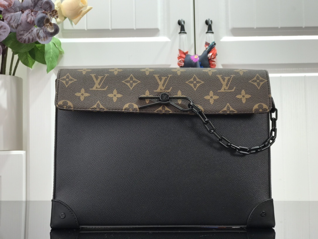LV POCHETTE VOYAGE STEAMER M30583