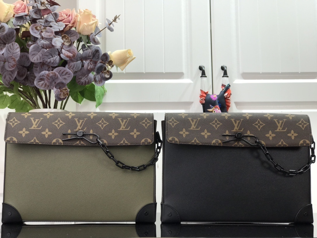 LV POCHETTE VOYAGE STEAMER M30583