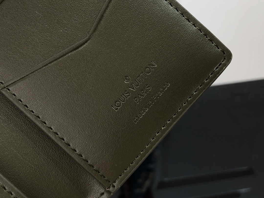 LV POCKER ORGANIZER SLENDER M80508