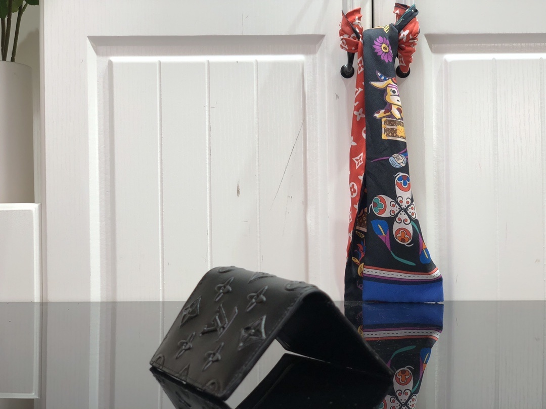 LV POCKER ORGANIZER SLENDER M80508