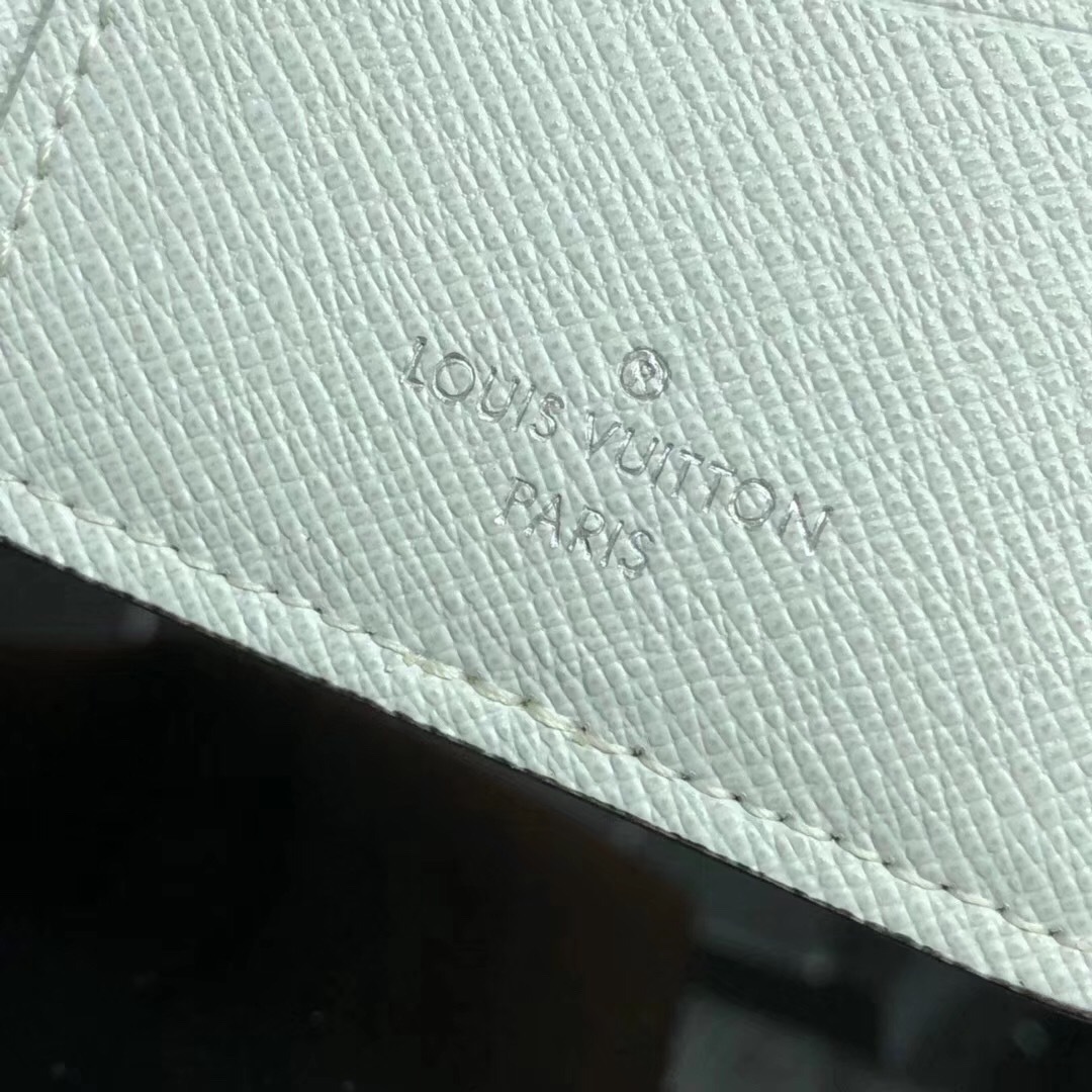 LV POCKET ORGANISER M30301