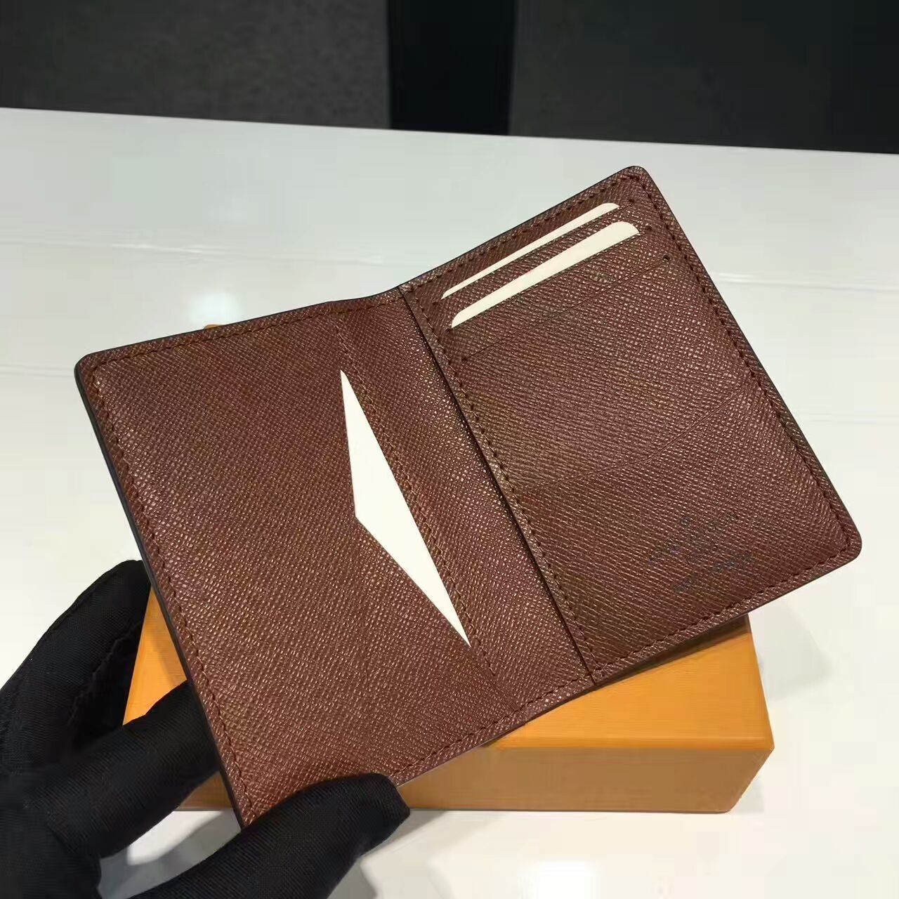 LV Pocket Organiser M60502