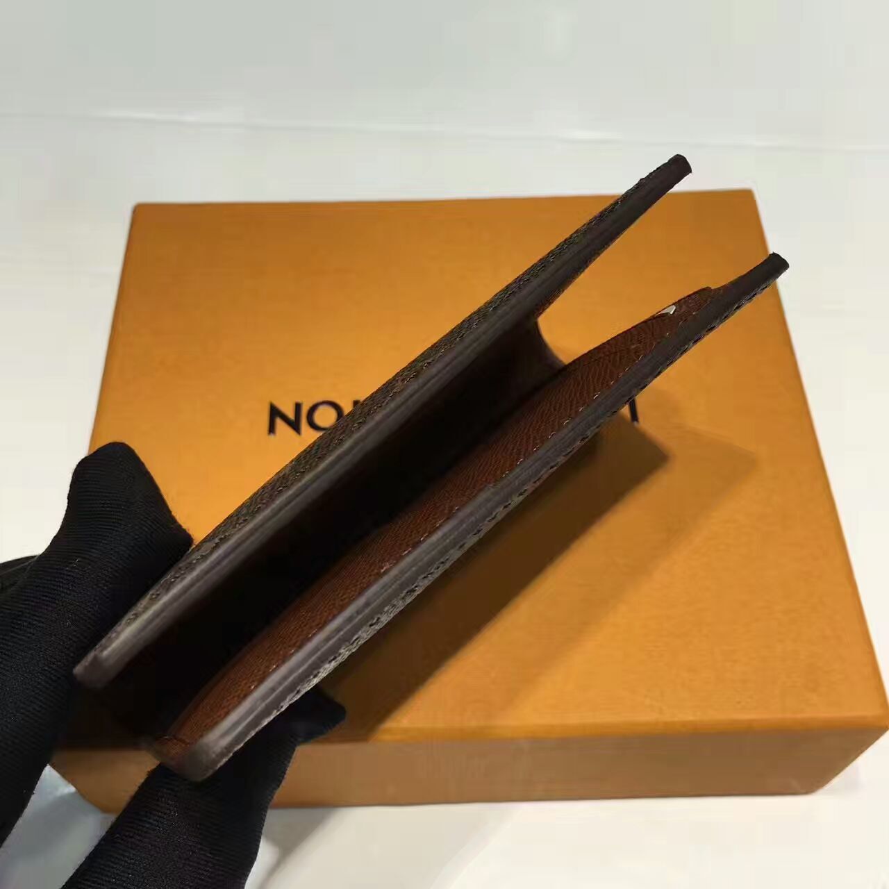 LV Pocket Organiser M60502