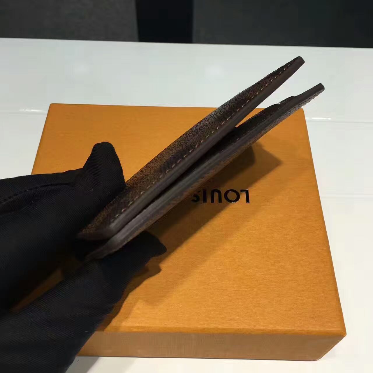 LV Pocket Organiser M60502