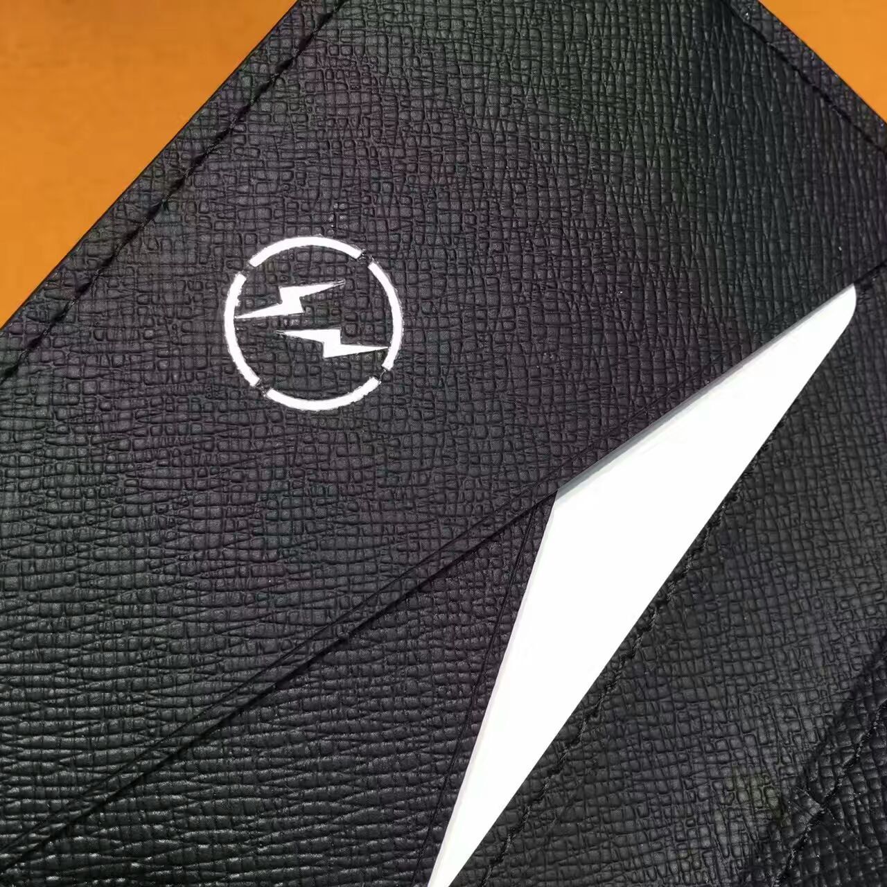 LV Pocket Organiser M60502