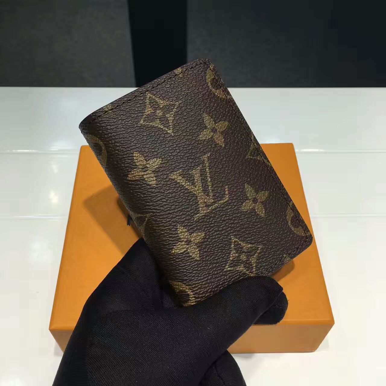 LV Pocket Organiser M60502