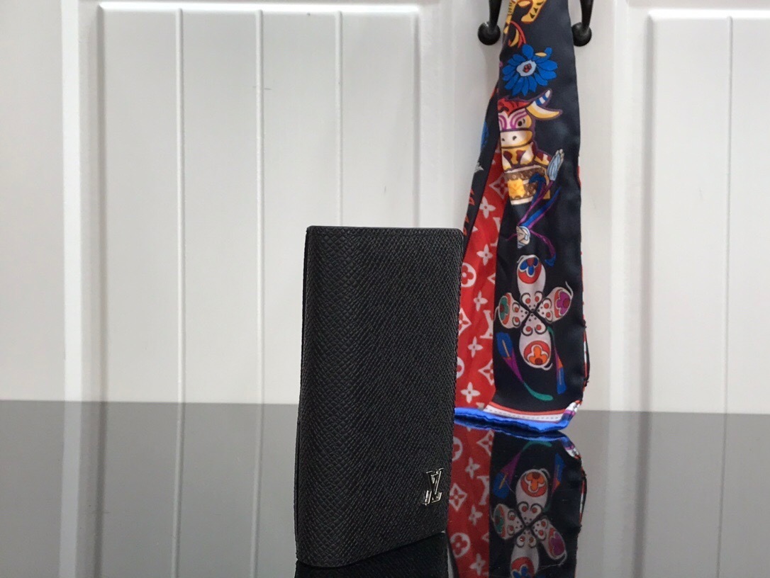 LV POCKET ORGANIZER M30283 