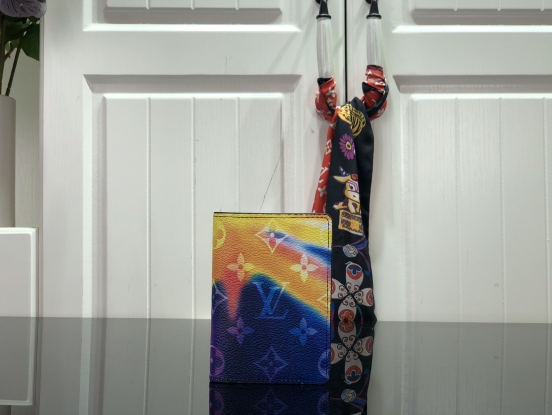 LV POCKET ORGANIZER M62663