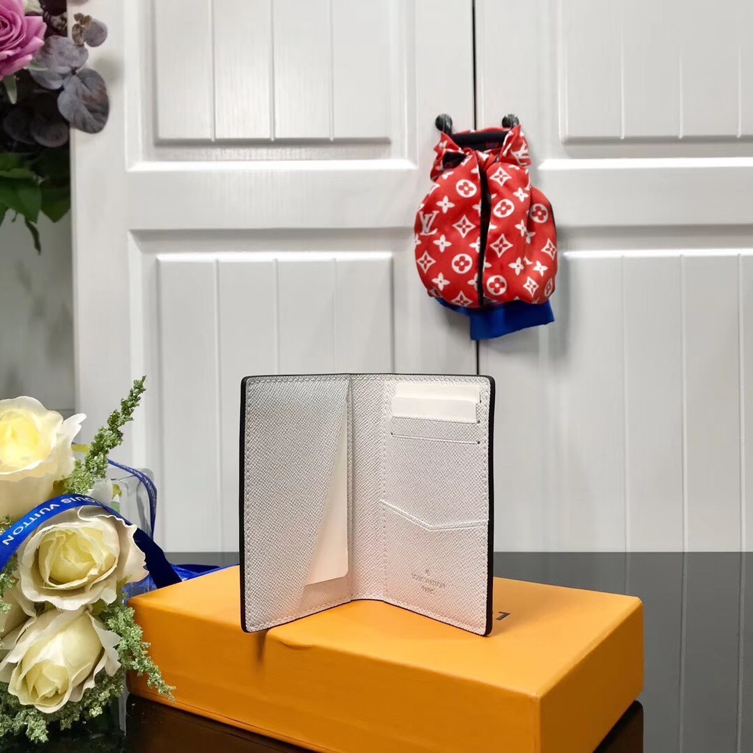 LV POCKET ORGANIZER M67818