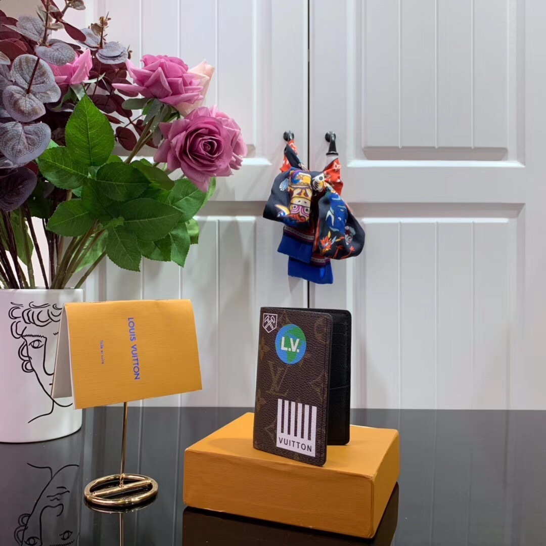 LV POCKET ORGANIZER M67818