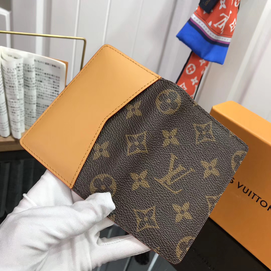 LV POCKET ORGANIZER M68902