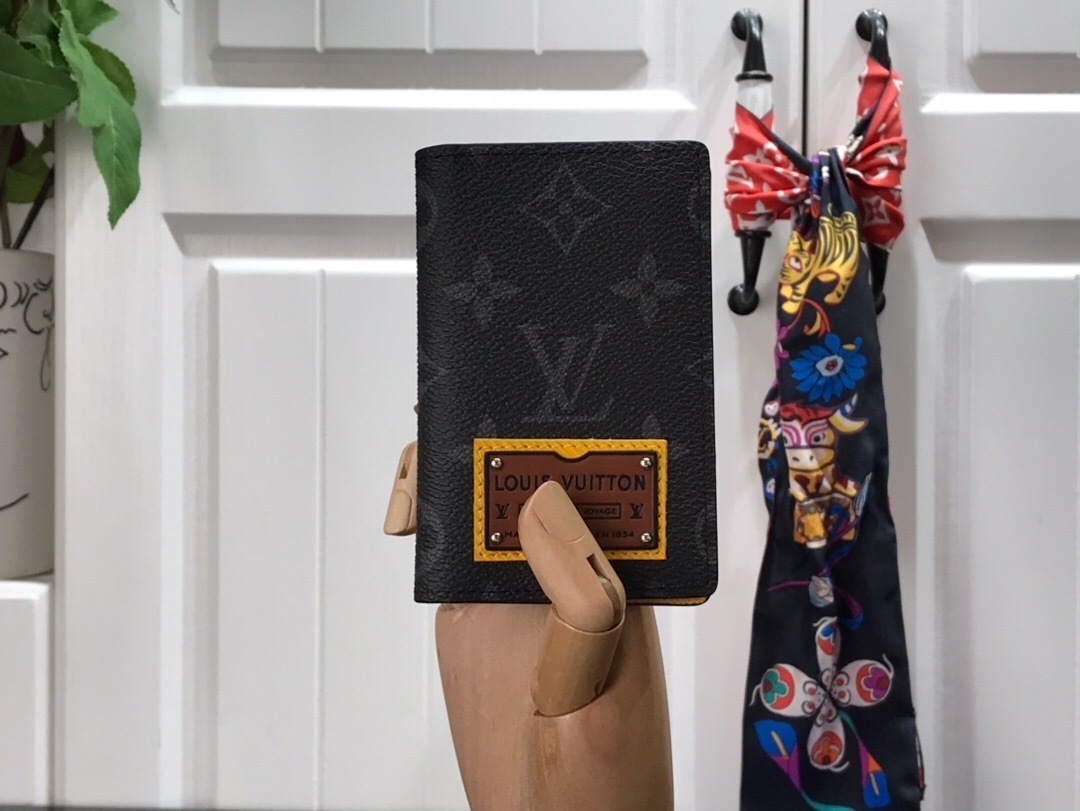 LV POCKET ORGANIZER M69250