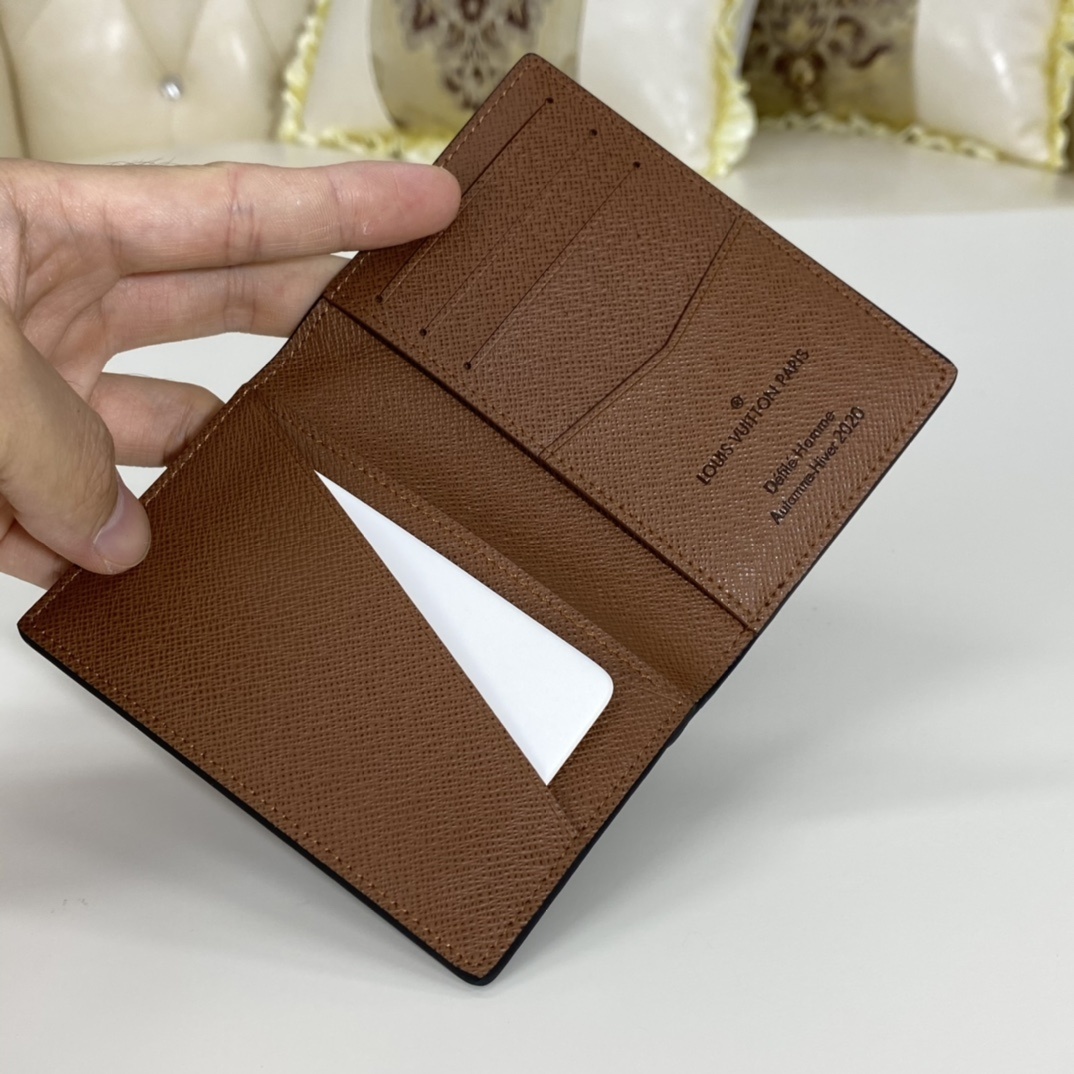 LV POCKET ORGANIZER M69737