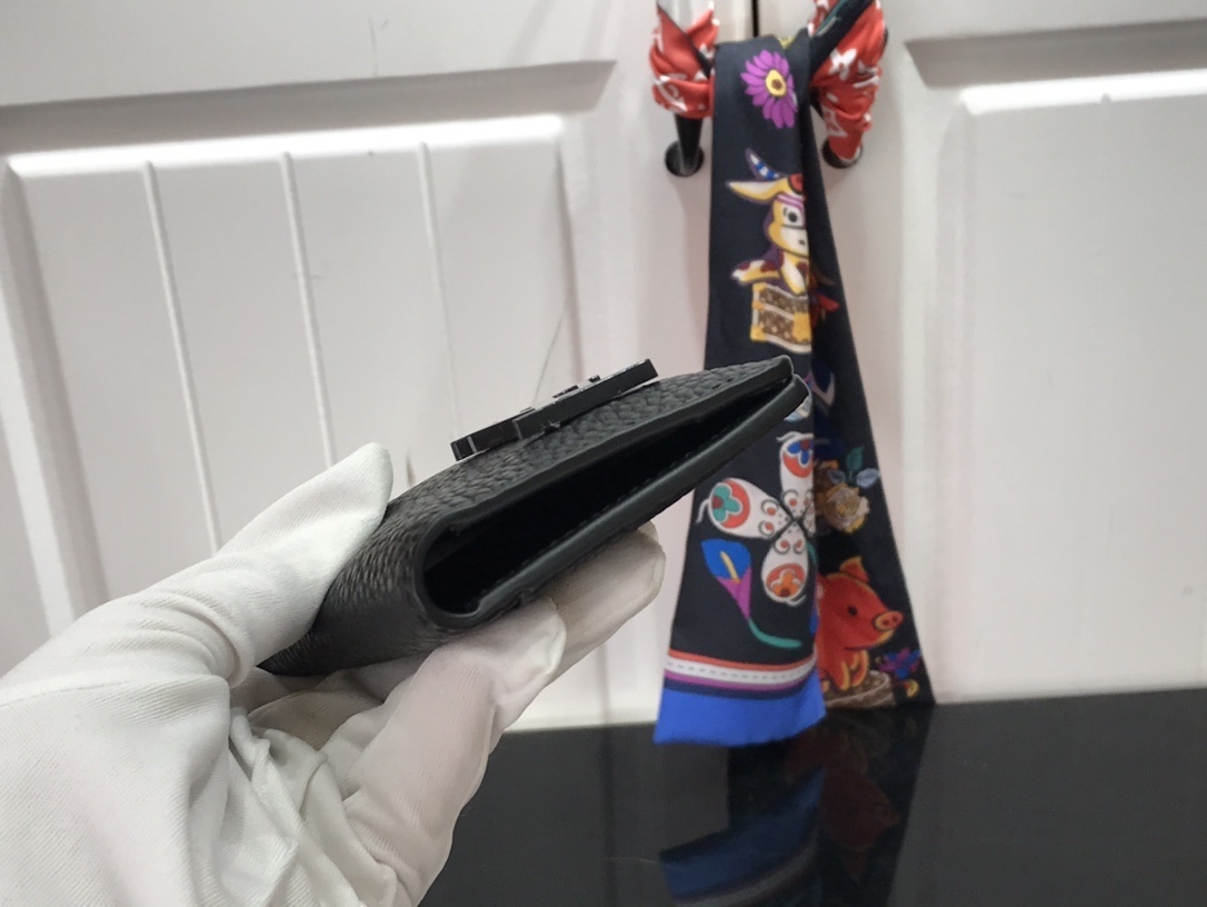 LV POCKET ORGANIZER M69979 