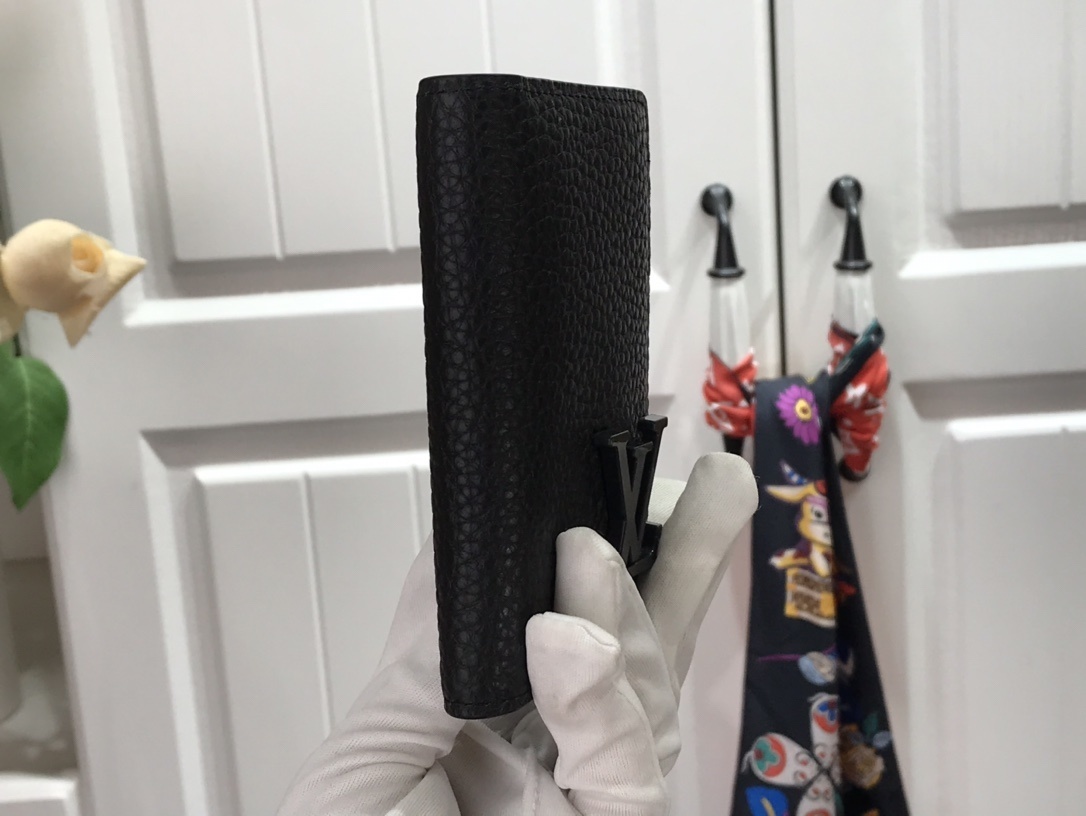 LV POCKET ORGANIZER M69979 