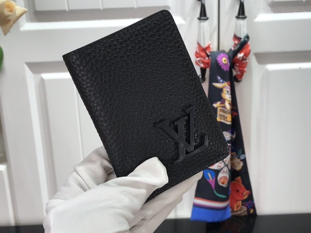 LV POCKET ORGANIZER M69979