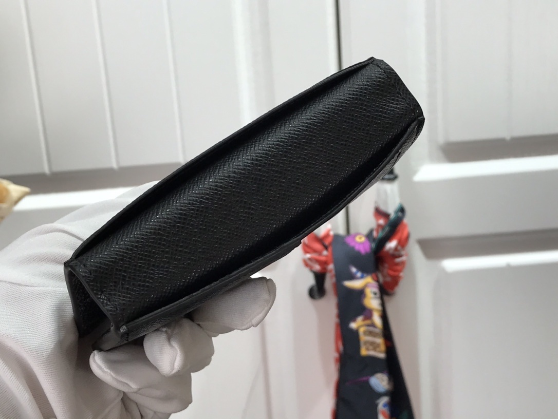 LV POCKET ORGANIZER M80015