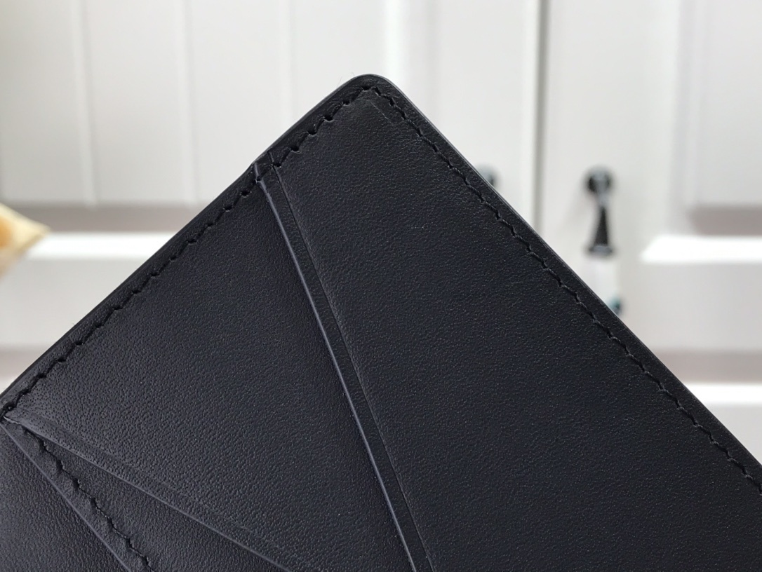 LV POCKET ORGANIZER M80025 