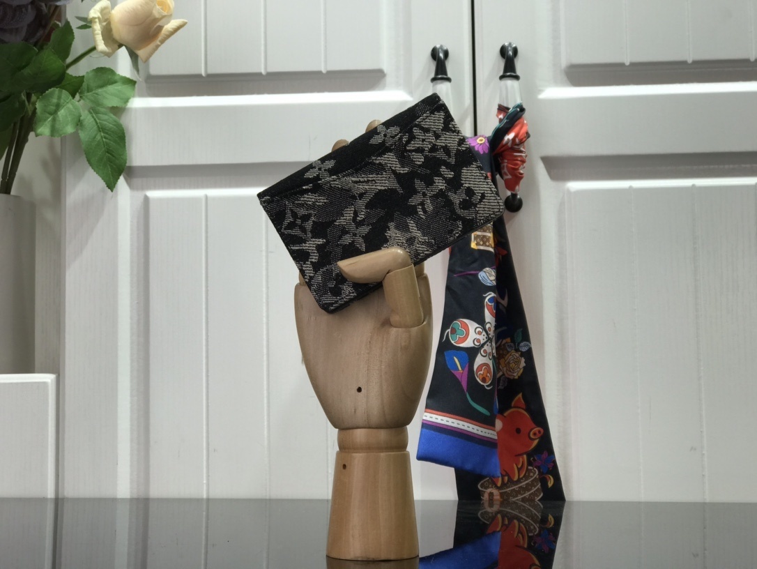 LV POCKET ORGANIZER M80025 