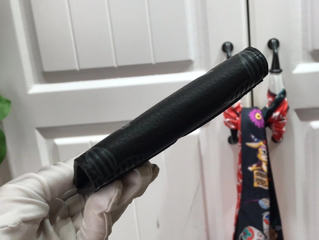 LV POCKET ORGANIZER M80038