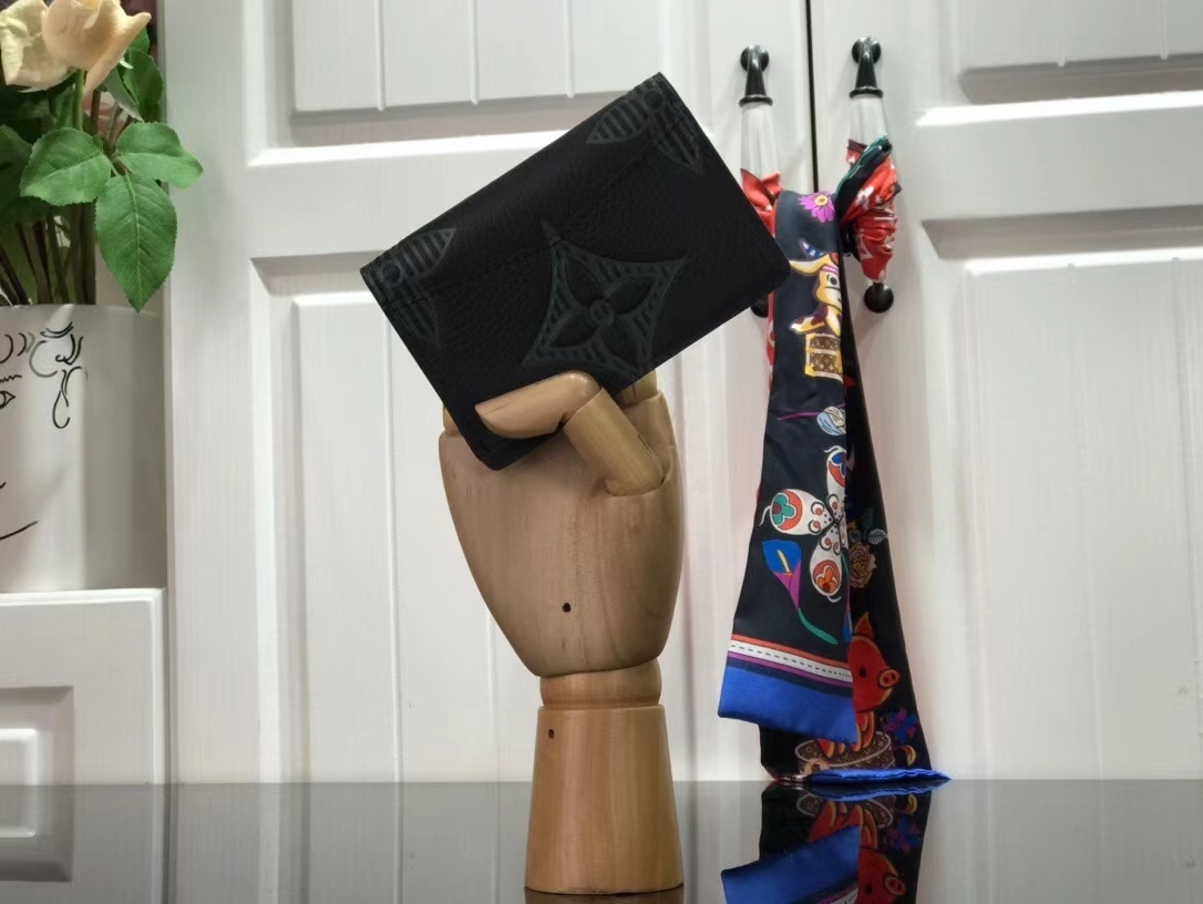 LV POCKET ORGANIZER M80038