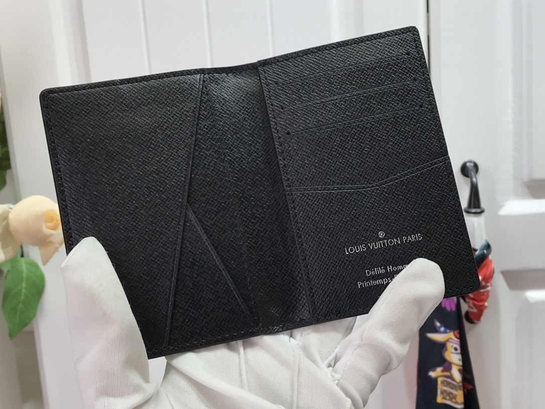 LV POCKET ORGANIZER M80170