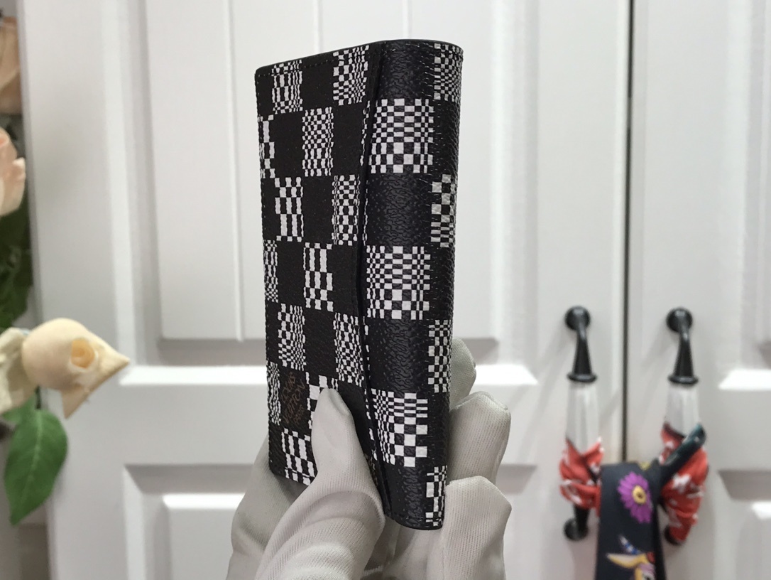 LV POCKET ORGANIZER M80170