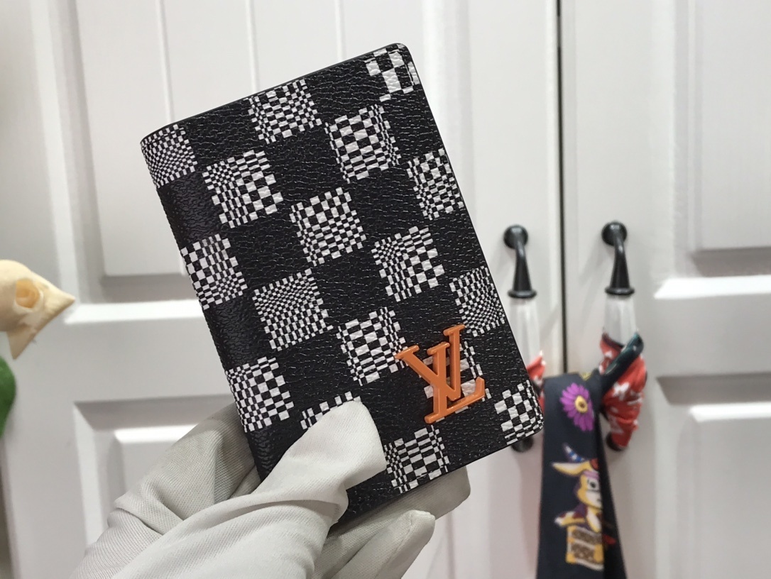 LV POCKET ORGANIZER M80170