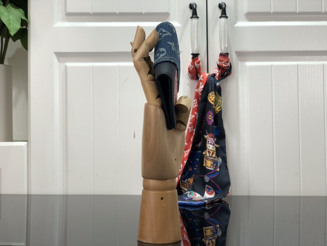 LV POCKET ORGANIZER M81015 