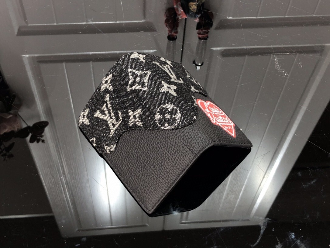 LV POCKET ORGANIZER M81015