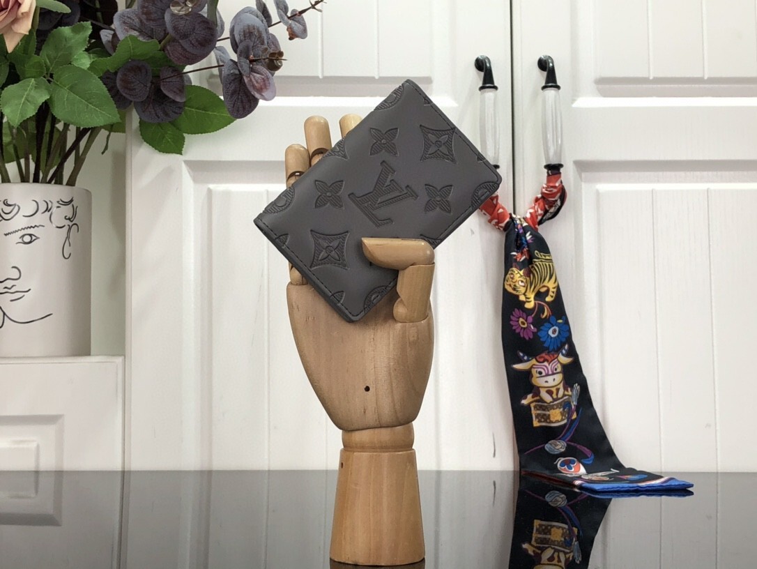 LV POCKET ORGANIZER M81382