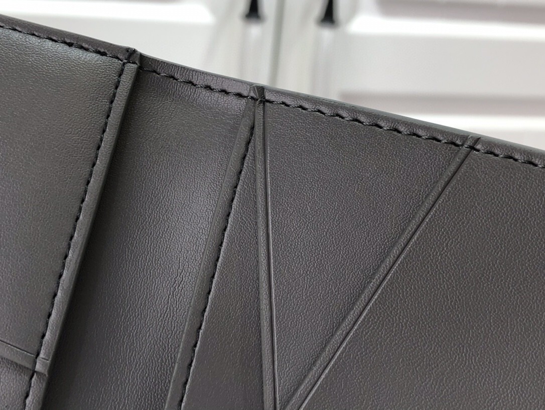 LV POCKET ORGANIZER M81382