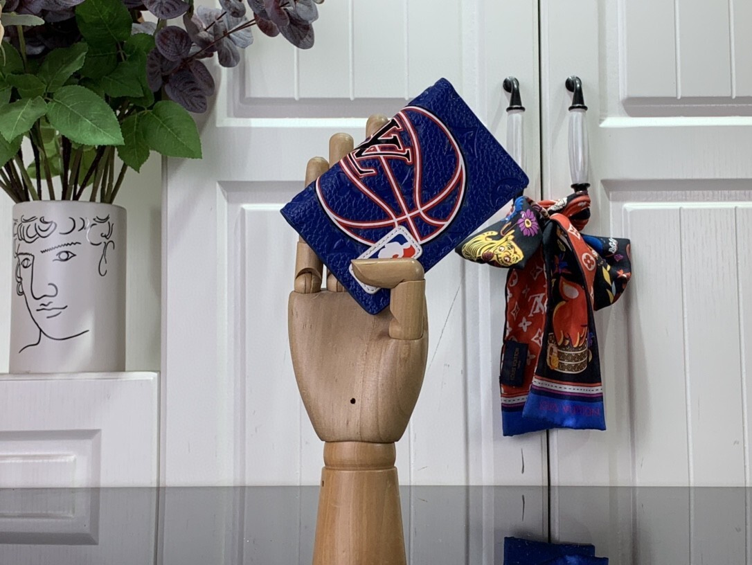 LV POCKET ORGANIZER M81663