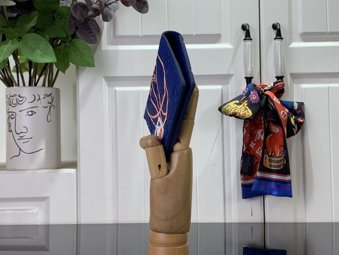 LV POCKET ORGANIZER M81663